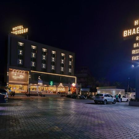 Hotel Bhagyoday أحمد أباد المظهر الخارجي الصورة